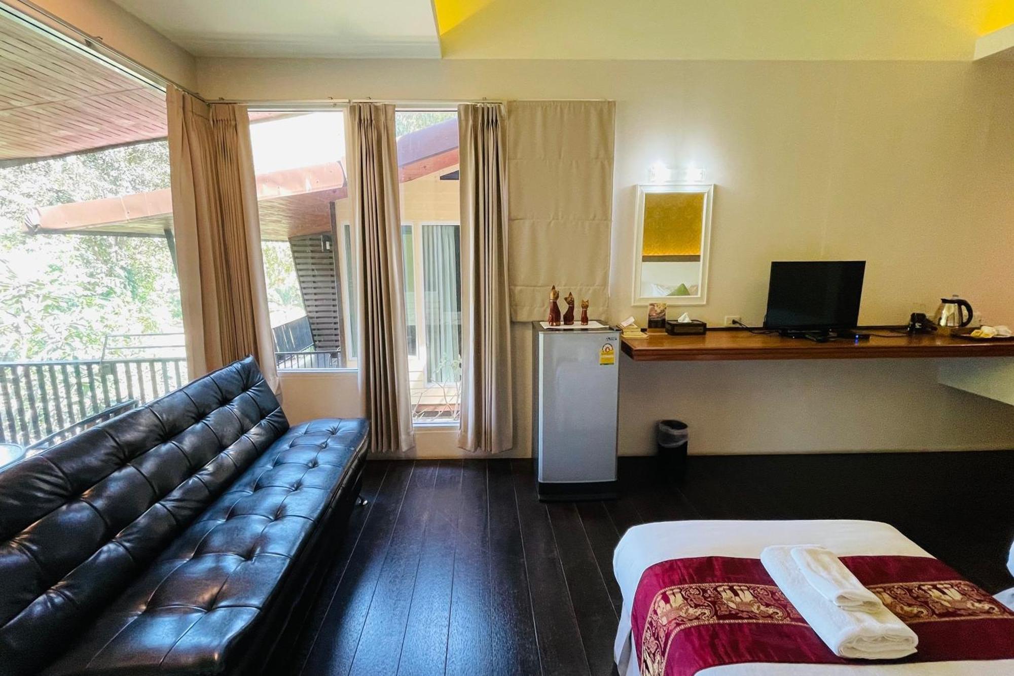 Baan Rim Kwai Paerimnam Resort Kanchanaburi Buitenkant foto