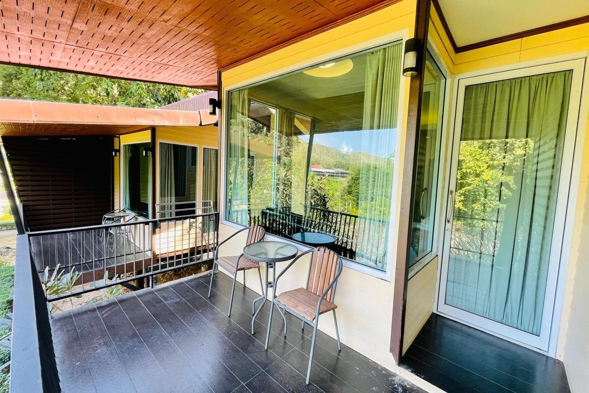 Baan Rim Kwai Paerimnam Resort Kanchanaburi Buitenkant foto