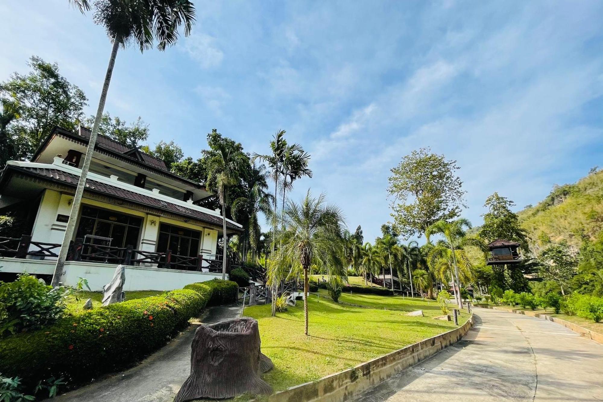 Baan Rim Kwai Paerimnam Resort Kanchanaburi Buitenkant foto