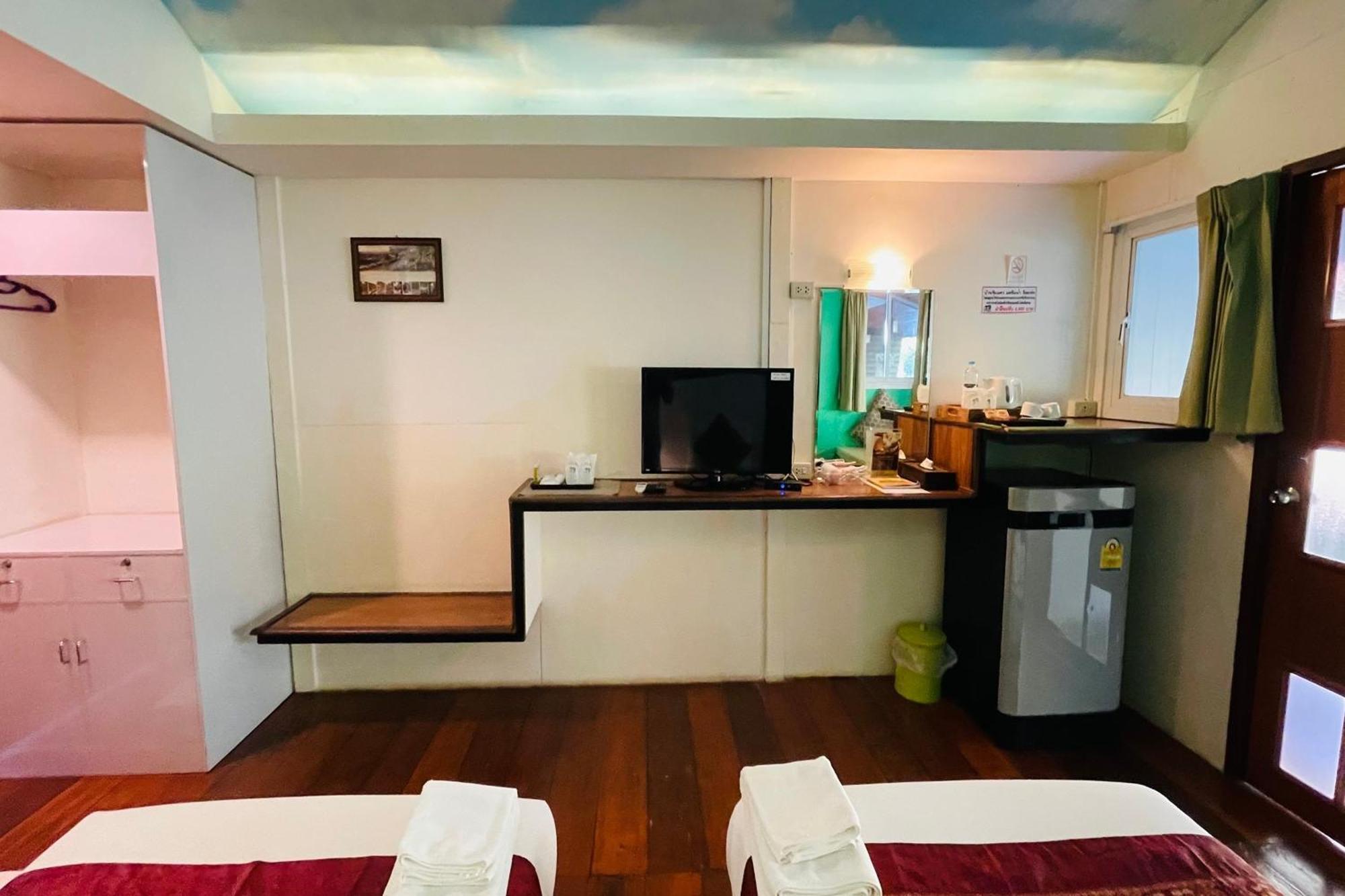 Baan Rim Kwai Paerimnam Resort Kanchanaburi Buitenkant foto
