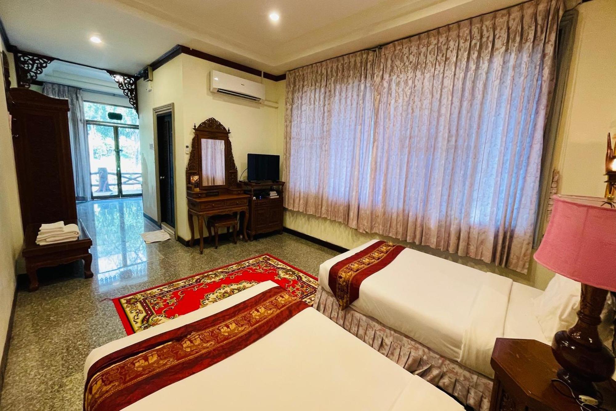 Baan Rim Kwai Paerimnam Resort Kanchanaburi Buitenkant foto